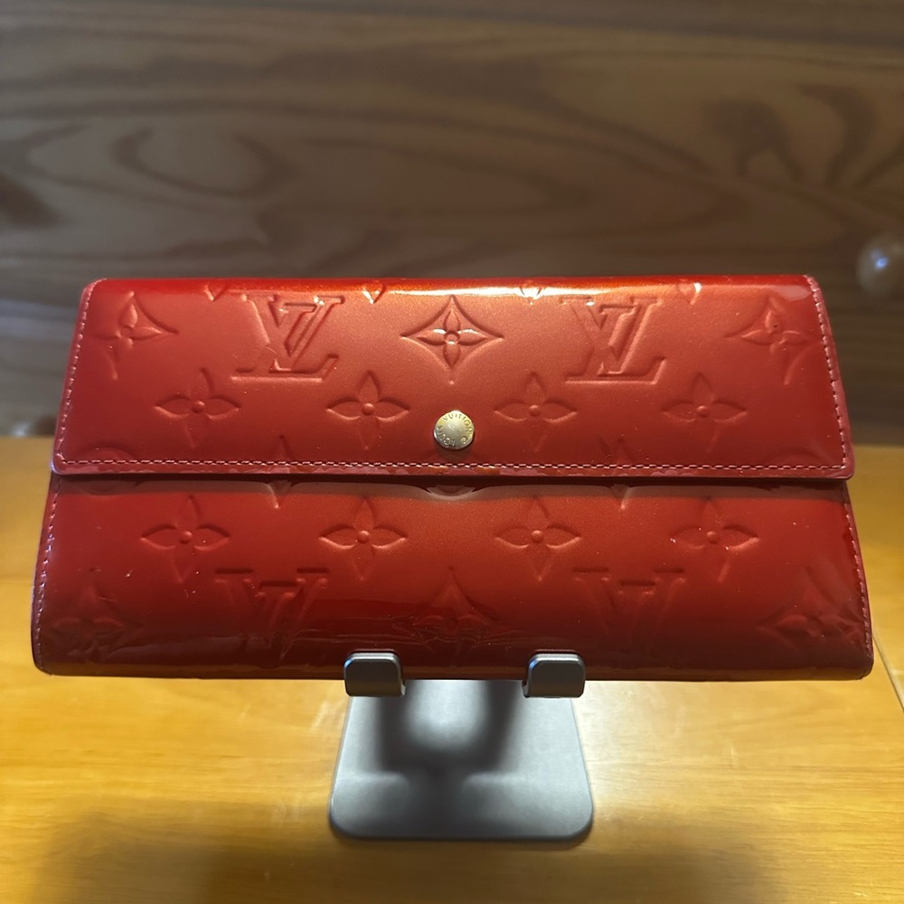 Louis Vuitton Red Vernis Leather Sarah Wallet - Picture 1 of 12